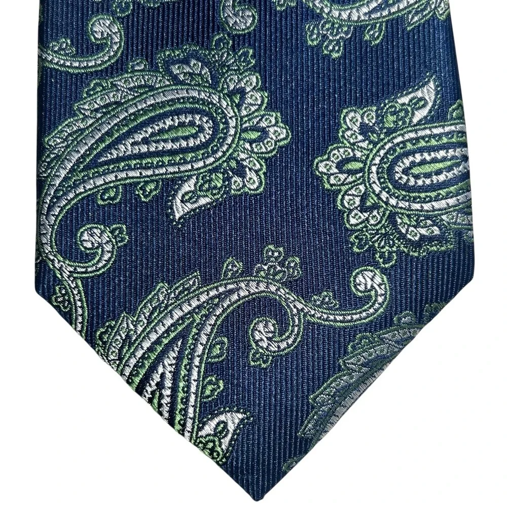 Forsyth Of Canada Men's 100% Silk Necktie Paisley Navy Blue/Green/Grey